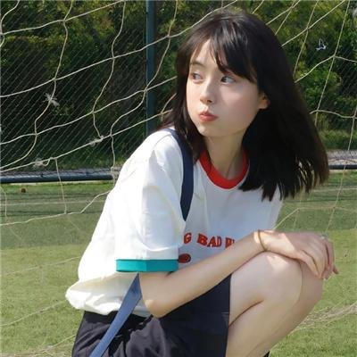 残破的娃娃海报